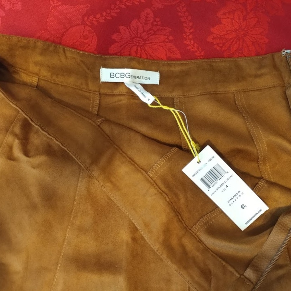 NWT BCBGeneration Faux Suede Seamed A-line Skirt - Picture 4 of 6